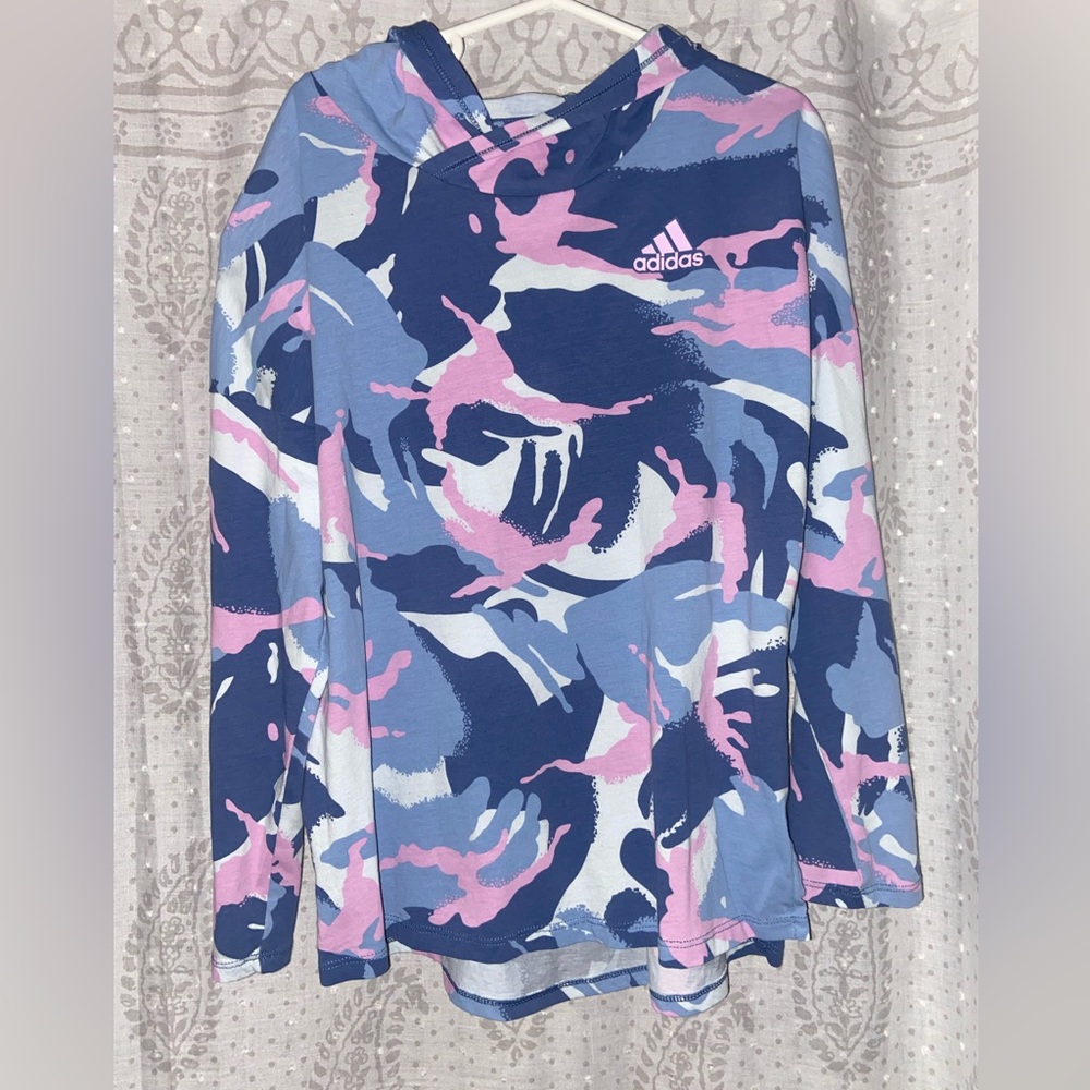 Adidas Girls Long SleeveTop
Small 7/8